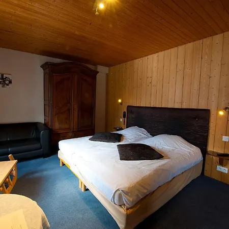 Aux Deux Clefs Hotel