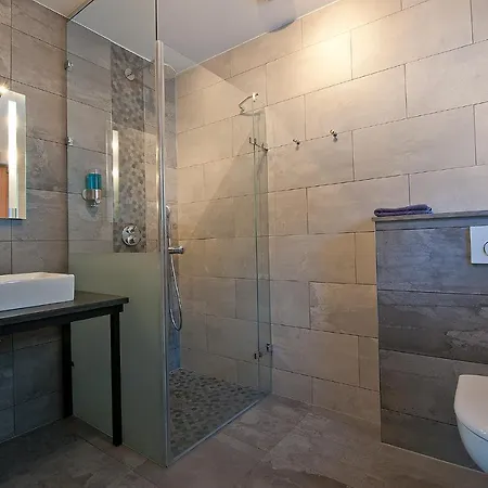 Aux Deux Clefs Hotel 3*